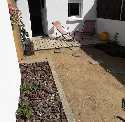 Les Pieds Dans L' Eau *